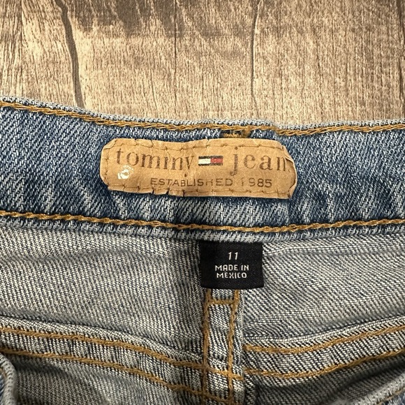 Tommy Hilfiger Blue Denim Bermuda Shorts Size‎ 11 Low Rise Jeans Vintage Y2K - Picture 10 of 16